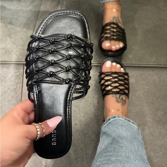 BAMBOO Shoes - NEW! CASUAL BLACK SANDALS WITH KNOT SINGLE STRAP